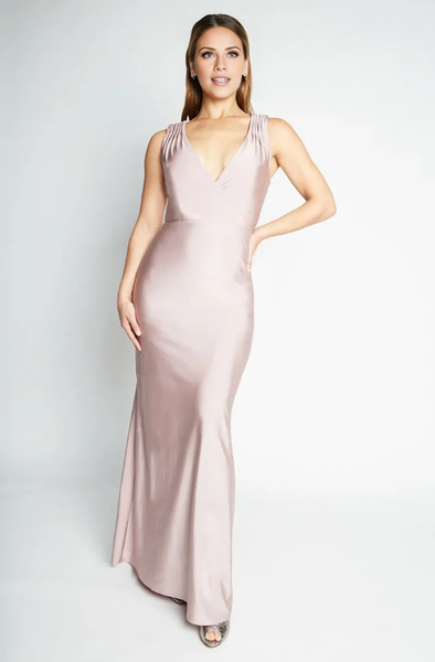 Wildflowera V-neck off shoulder sleeveless backless and floor length evening dress